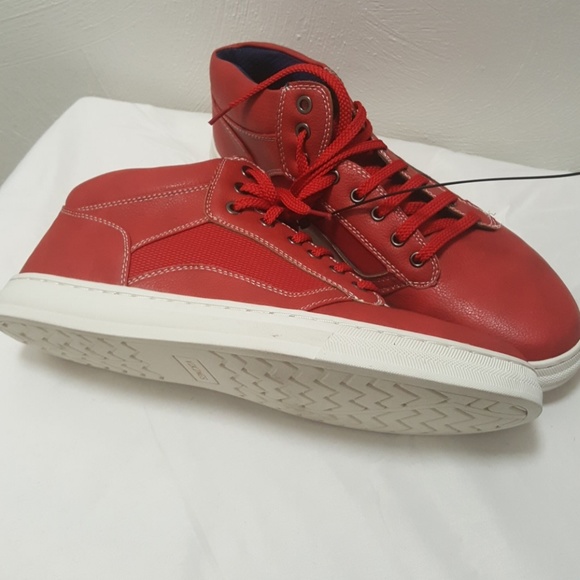 Men's Red Shoe - Picture 3 of 4